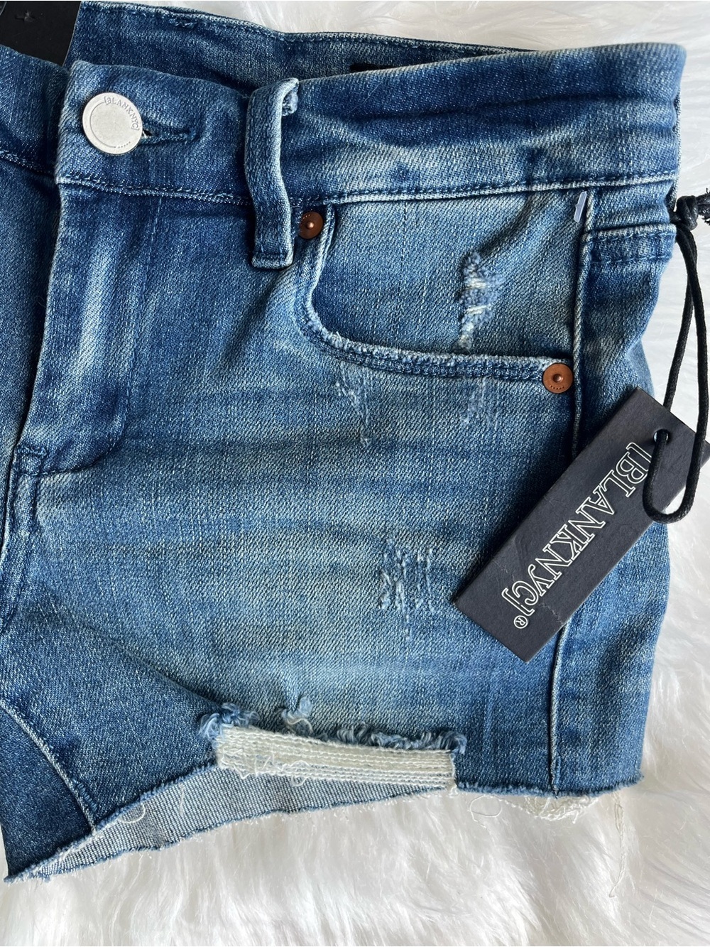 🆕 BlankNYC The Astor Cut Off Shorts Distressed Denim Blue jeans Size 25 - Picture 3 of 14